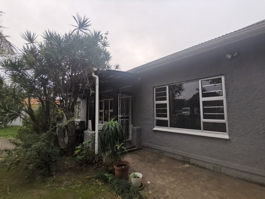 To Let 4 Bedroom Property for Rent in Vincent Eastern Cape